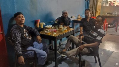 Kongkow-kongkow Di Sultan Dengan Ketua Ormas Islam Asahan Membicarakan Hasil Rapat Koordinasi Dengan FKUB Kabupaten Asahan Tentang Nes Bar Cafe