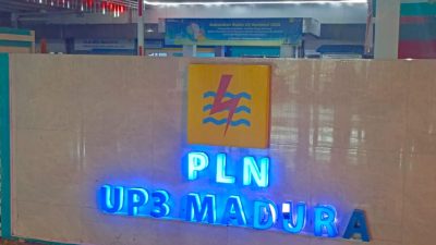 caption, tampak depan kantor PLN UP3 Madura