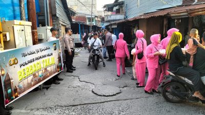 Marhaban ya Ramadhan, Polsek Panipahan Polres Rohil Bagikan Takjil bersama Bhayangkari