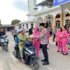 Bagikan Takjil Wujud Pelayanan pada Masyarakat, Polsek Bagan Sinembah Polres Rohil bersama Mahasiswa