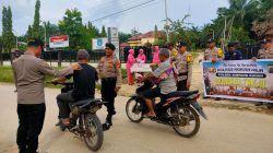 Wujud Kepedulian Polsek Simpang Kanan dan Bhayangkari, Berbagi Takjil di Bulan Romadhan